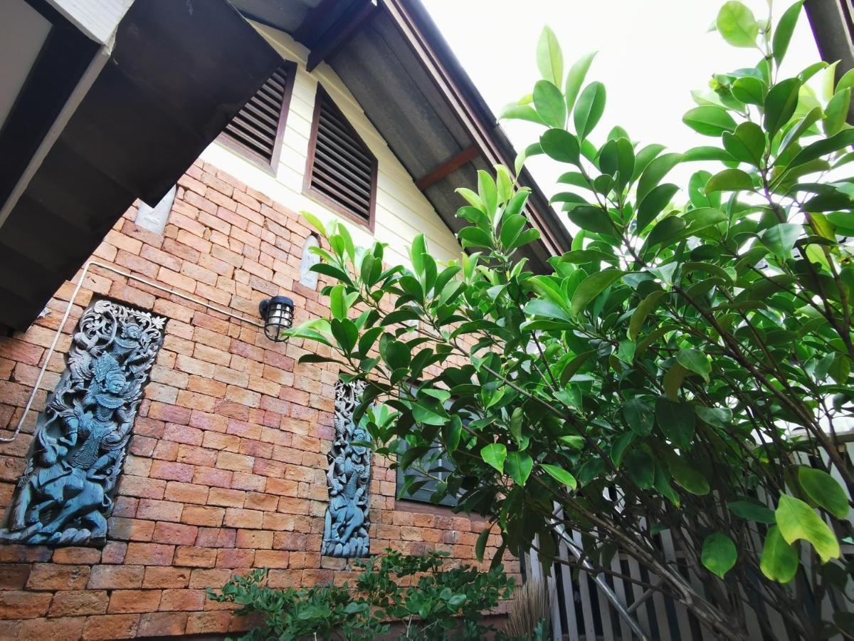 Sri Ayuttaya Guesthouse Bangkok Exterior photo